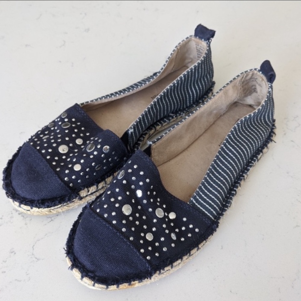 White Mountain Striped Espadrilles Blue Size 6